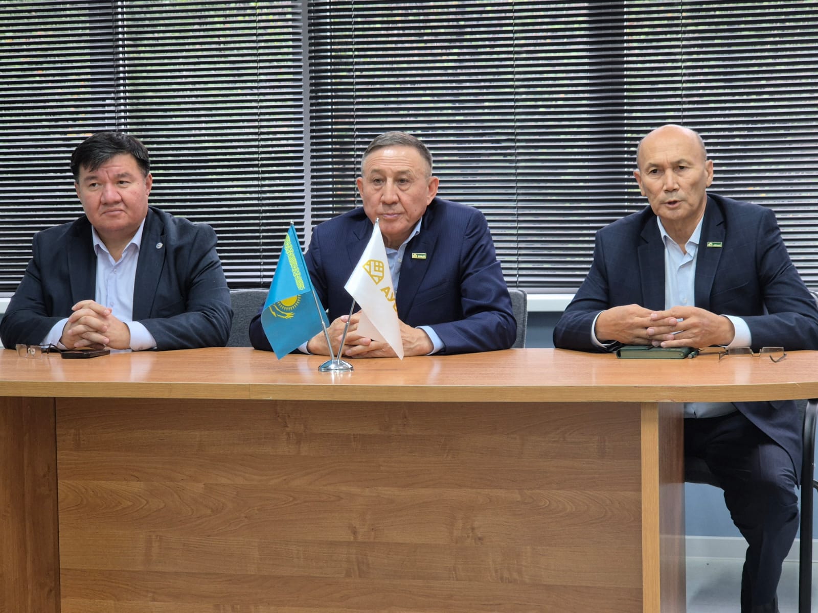 Встреча с партией «Ауыл»